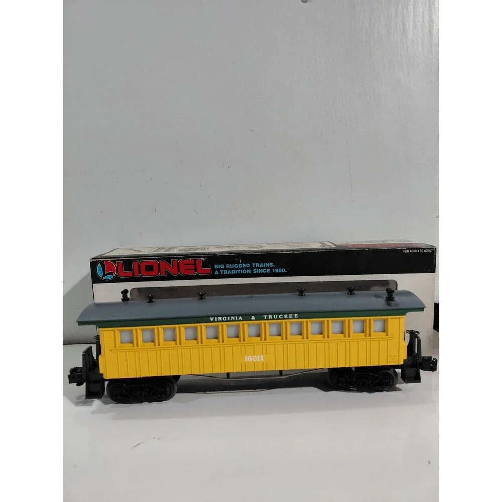 Lionel 6-16011 O Gauge Model Railroad Virginia & Truckee Passenger Car w/Box